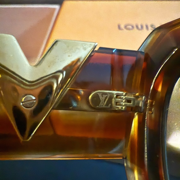 Louis Vuitton Black Sunglasses - Picture 6 of 16